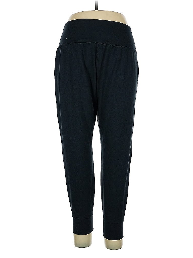 Click to view more detailed imagery on our partner's website Pre-owned Under Armour Active Pants In Black