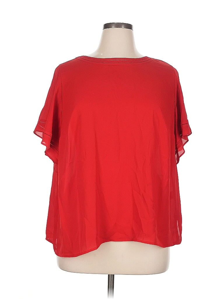 Click to view more detailed imagery on our partner's website Pre-owned Liz Claiborne Short Sleeve Top Red Scoop Neck Tops