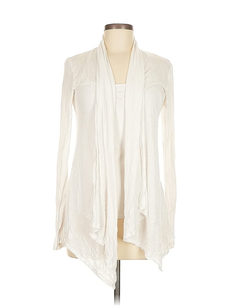 Click to view more detailed imagery on our partner's website Pre-owned Popular Basics Kimono In White