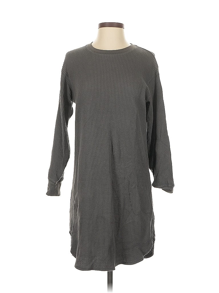 Click to view more detailed imagery on our partner's website Pre-owned Uniqlo Casual Dress In Gray