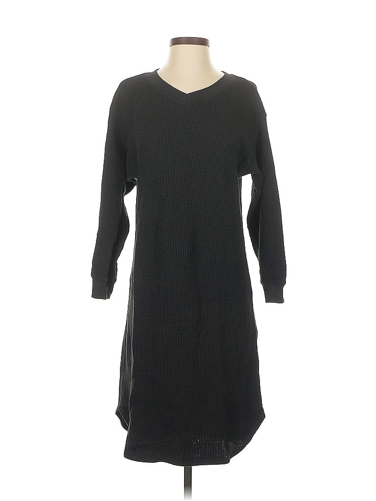 Click to view more detailed imagery on our partner's website Pre-owned Uniqlo Casual Dress In Black