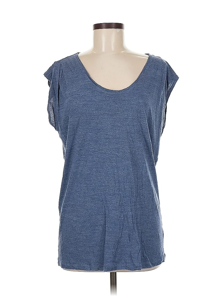 Click to view more detailed imagery on our partner's website Pre-owned Cabi Sleeveless T-shirt In Blue