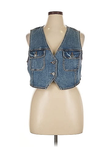 Torrid Sleeveless Button-Down Shirt (view 1)