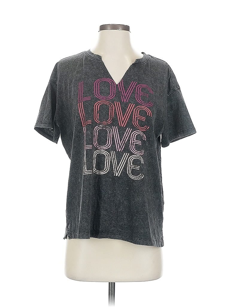 Click to view more detailed imagery on our partner's website Pre-owned Maurices Short Sleeve T-shirt In Gray