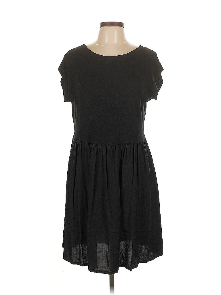 Pre-owned Uniqlo Casual Dress In Black