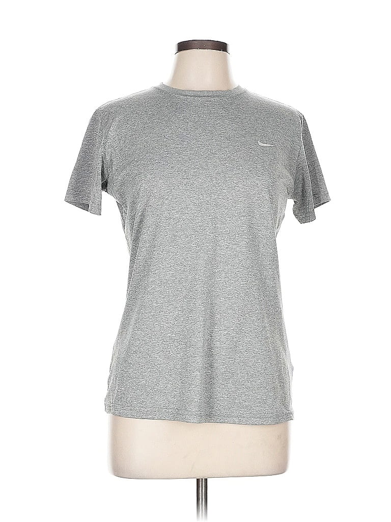 Pre-owned Nike Active T-shirt In Silver