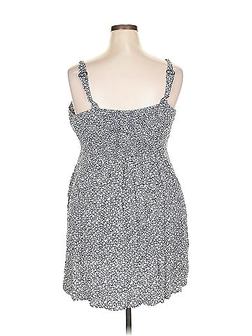 Old Navy Casual Dress (view 2)