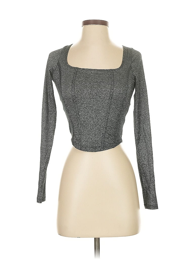 Click to view more detailed imagery on our partner's website Pre-owned Hollister Long Sleeve Top Gray Square Neckline Tops