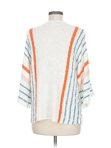 Dokotoo Poncho (view 2)