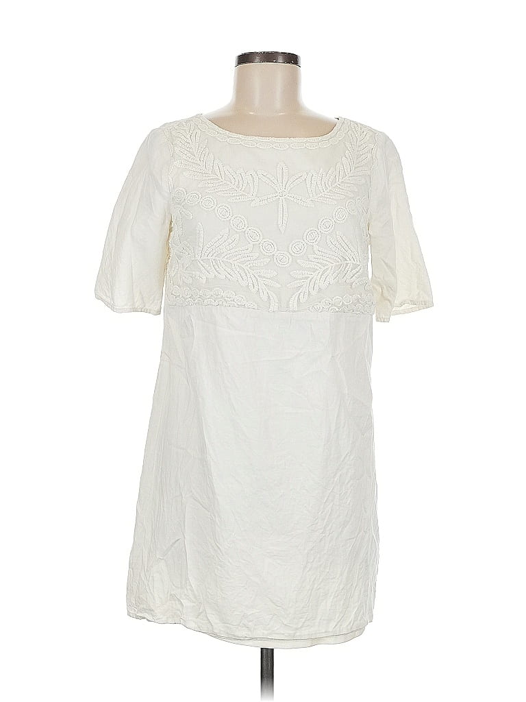 Click to view more detailed imagery on our partner's website Pre-owned Old Navy Short Sleeve Top Ivory Crew Neck Tops In White