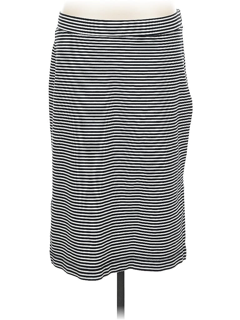 Click to view more detailed imagery on our partner's website Pre-owned Gap Casual Skirt In Black
