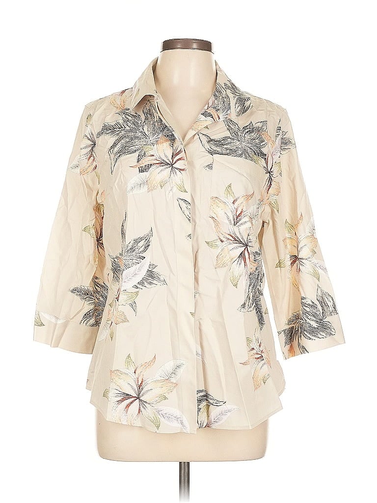 Click to view more detailed imagery on our partner's website Pre-owned Chico's 3/4 Sleeve Button Down Shirt In White