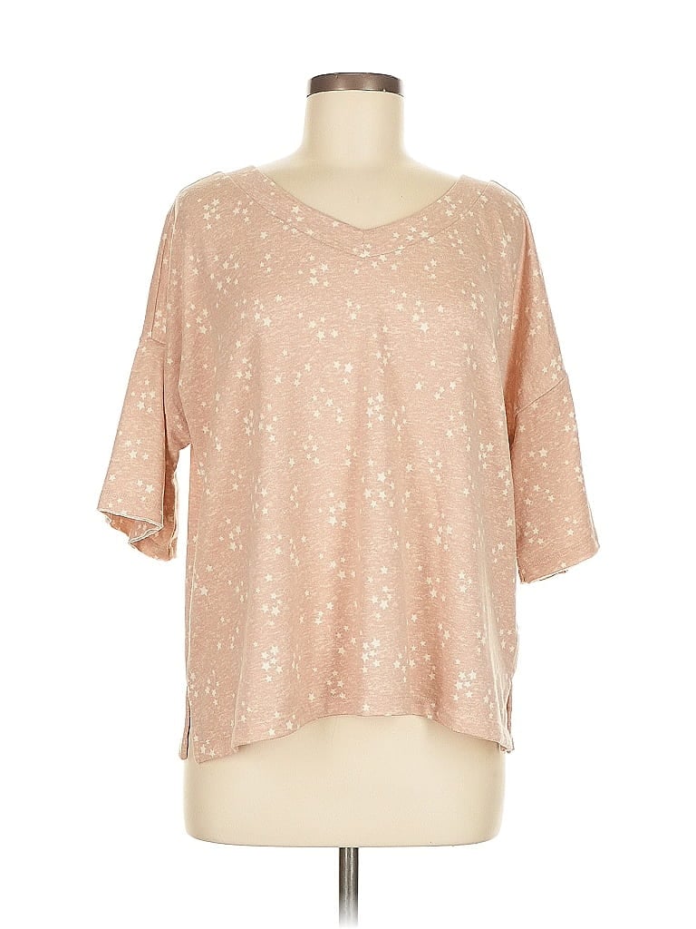 Pre-owned Live Well Active 3/4 Sleeve Top Tan Stars Pattern V Neck Tops In Brown