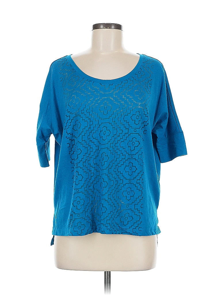 Click to view more detailed imagery on our partner's website Pre-owned Old Navy Short Sleeve Top Blue Scoop Neck Tops