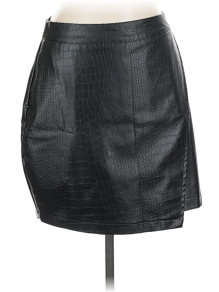 Pre-owned Oak And Trellis Faux Leather Skirt In Black