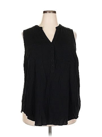 Torrid Sleeveless Button-Down Shirt (view 1)