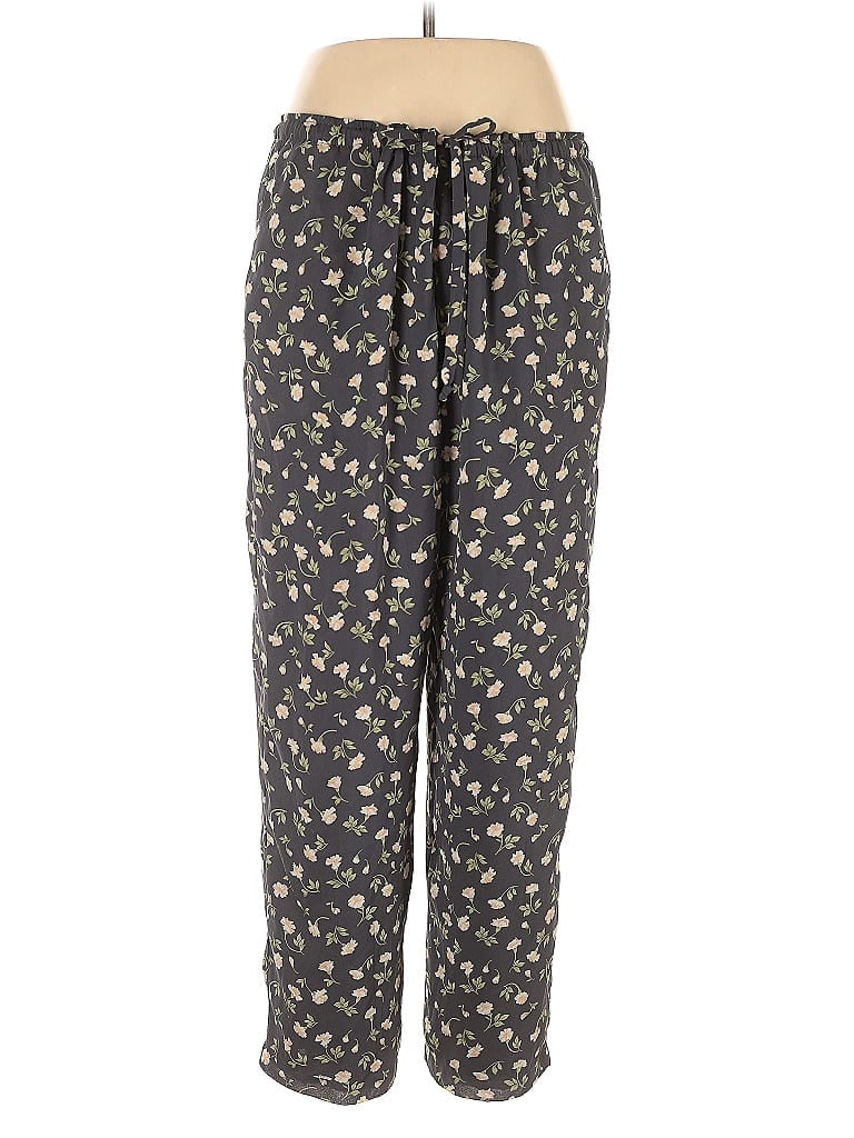 Click to view more detailed imagery on our partner's website Pre-owned Chaus Casual Pants In Black