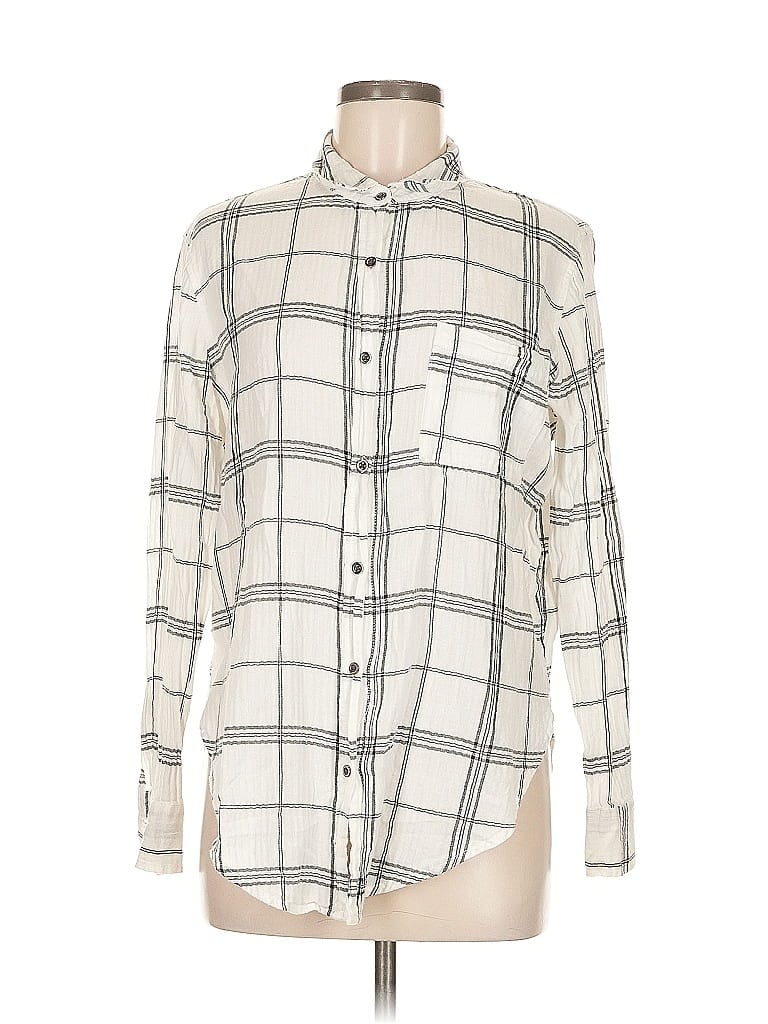 Click to view more detailed imagery on our partner's website Pre-owned Universal Thread Long Sleeve Button Down Shirt In White