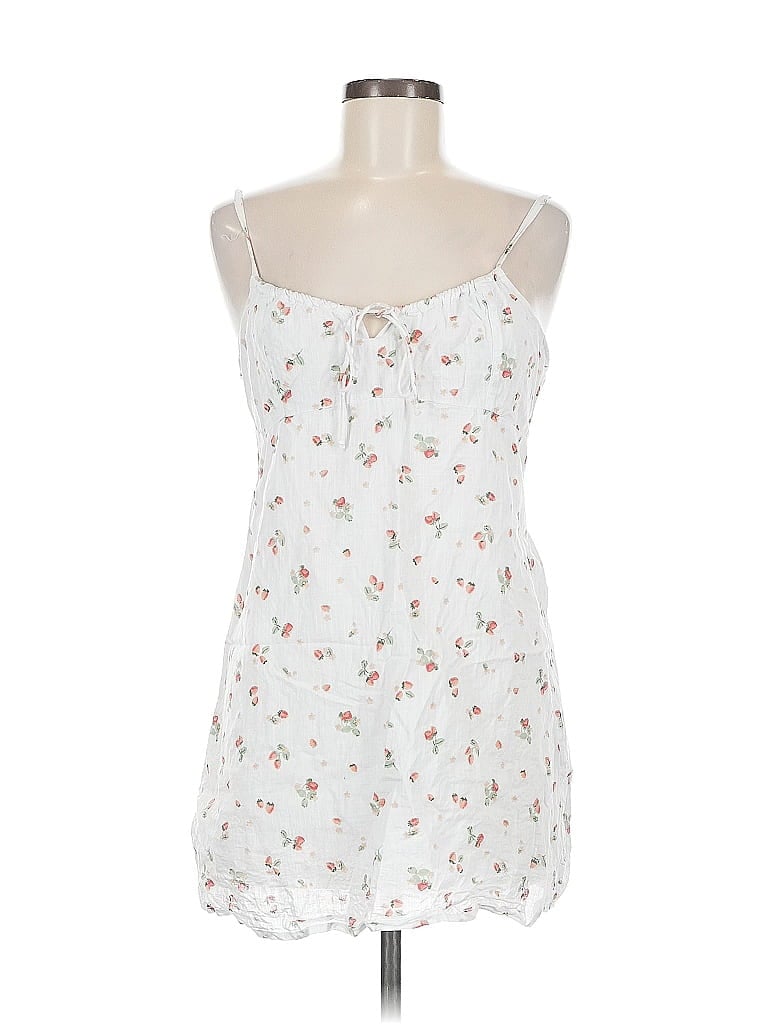 Click to view more detailed imagery on our partner's website Pre-owned Cotton On Casual Dress In White