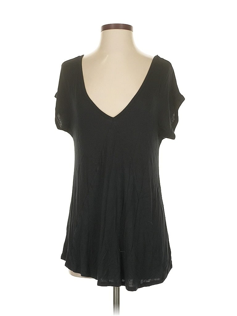 Click to view more detailed imagery on our partner's website Pre-owned Beyond Yoga Short Sleeve T-shirt In Black