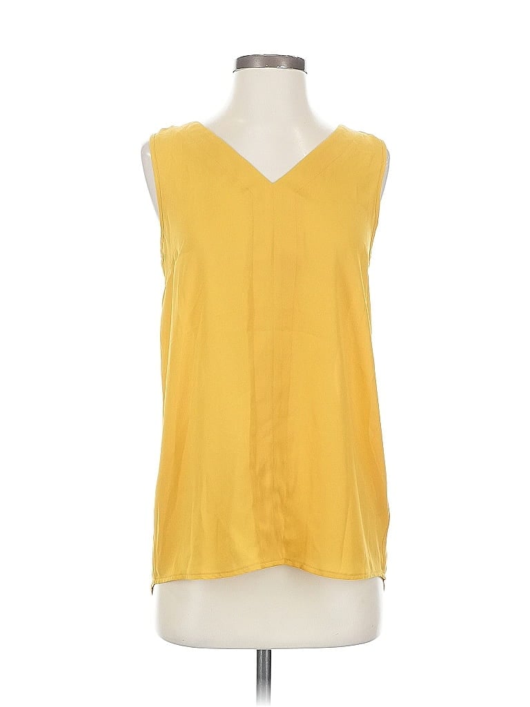 Pre-owned Maurices Sleeveless T-shirt In Yellow