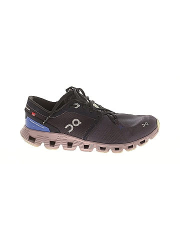 On Cloud Sneakers (view 1)
