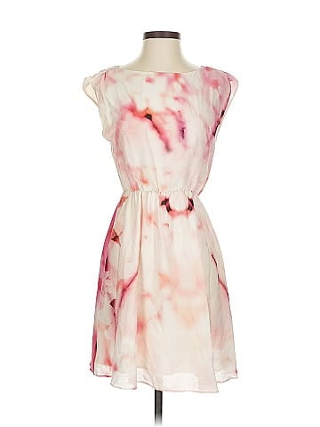 Alice + Olivia Casual Dress (view 1)