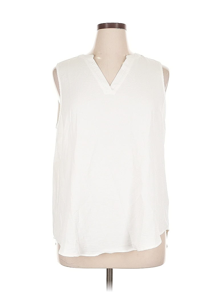 Pre-owned Maurices Sleeveless Blouse In White
