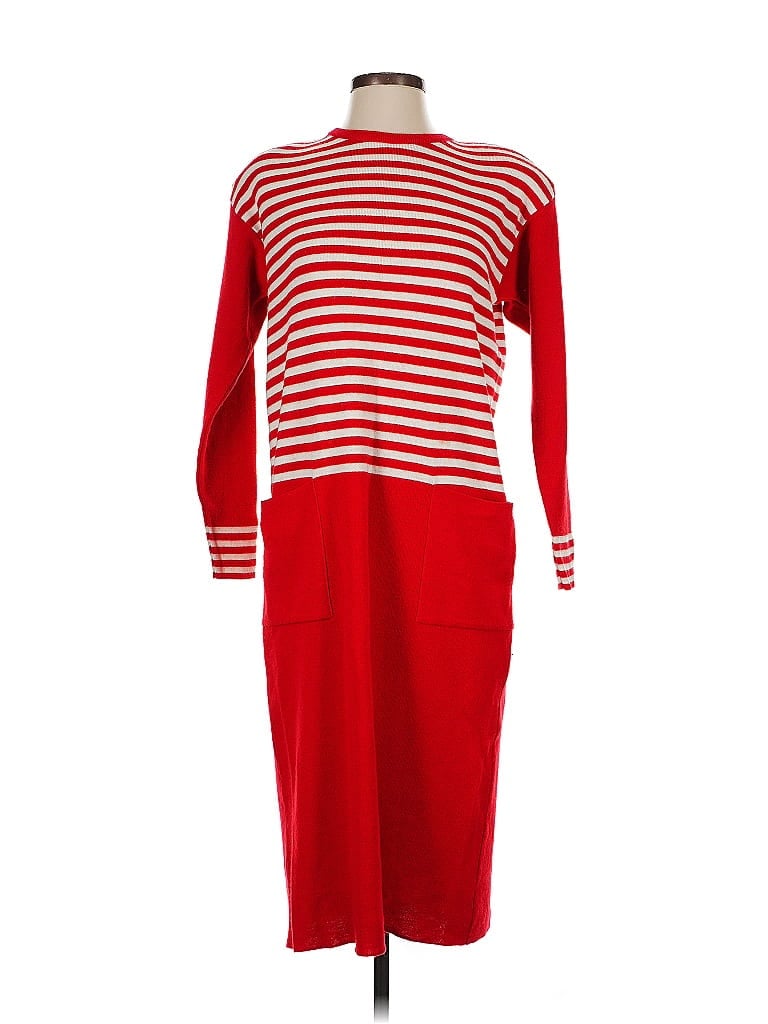 Click to view more detailed imagery on our partner's website Pre-owned Liz Claiborne Casual Dress In Red