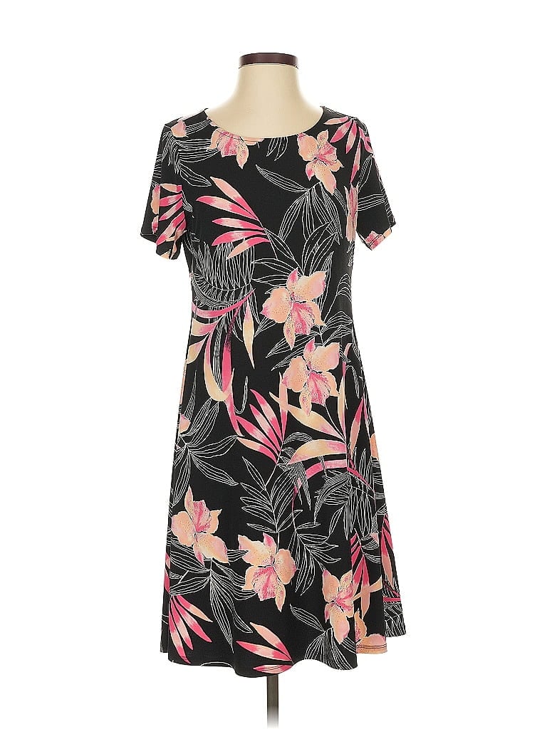 Click to view more detailed imagery on our partner's website Pre-owned Chico's Casual Dress In Black