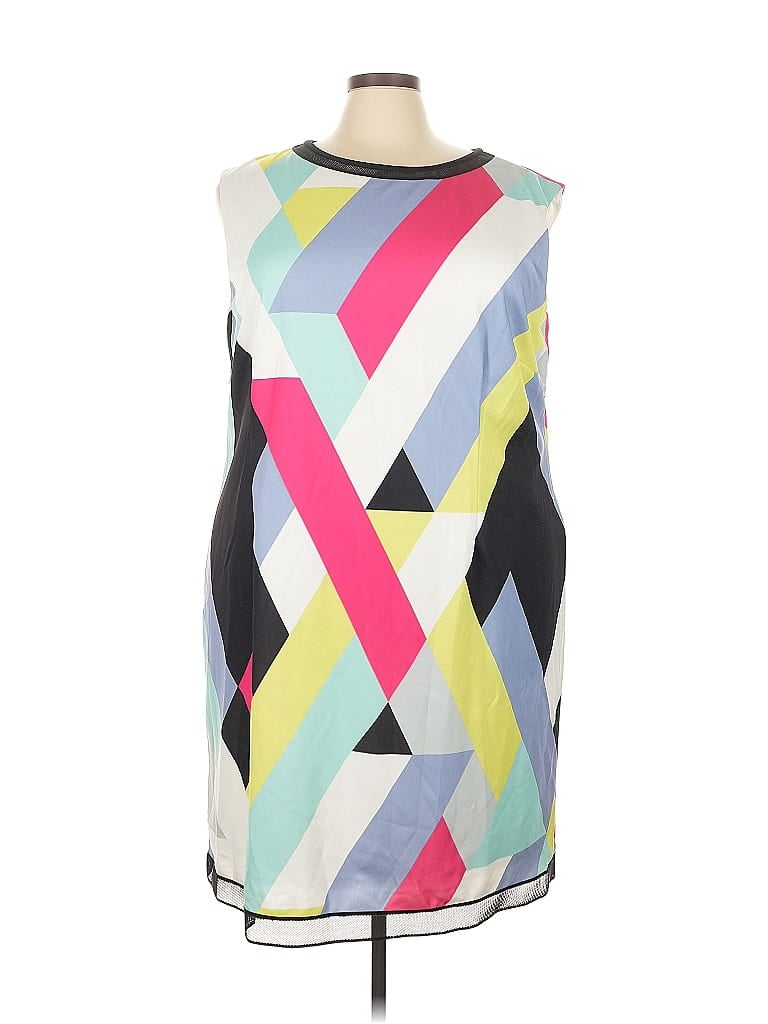 Click to view more detailed imagery on our partner's website Pre-owned Tahari By Asl Cocktail Dress In Gray