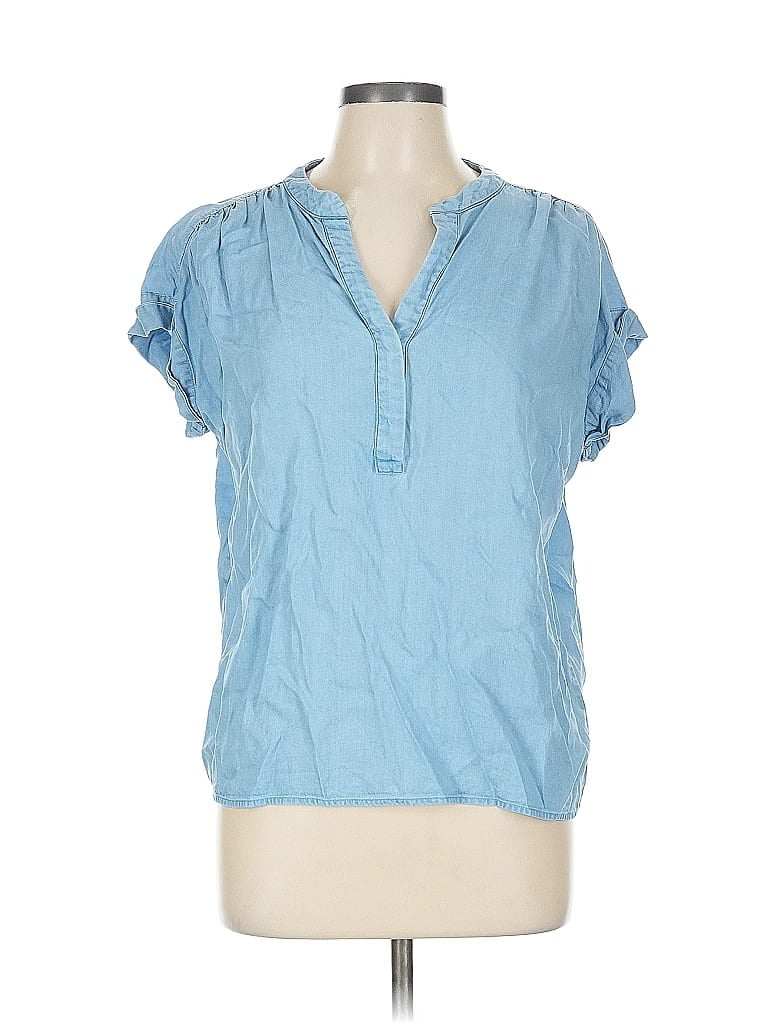Click to view more detailed imagery on our partner's website Pre-owned Day + Moon Short Sleeve Blouse In Blue