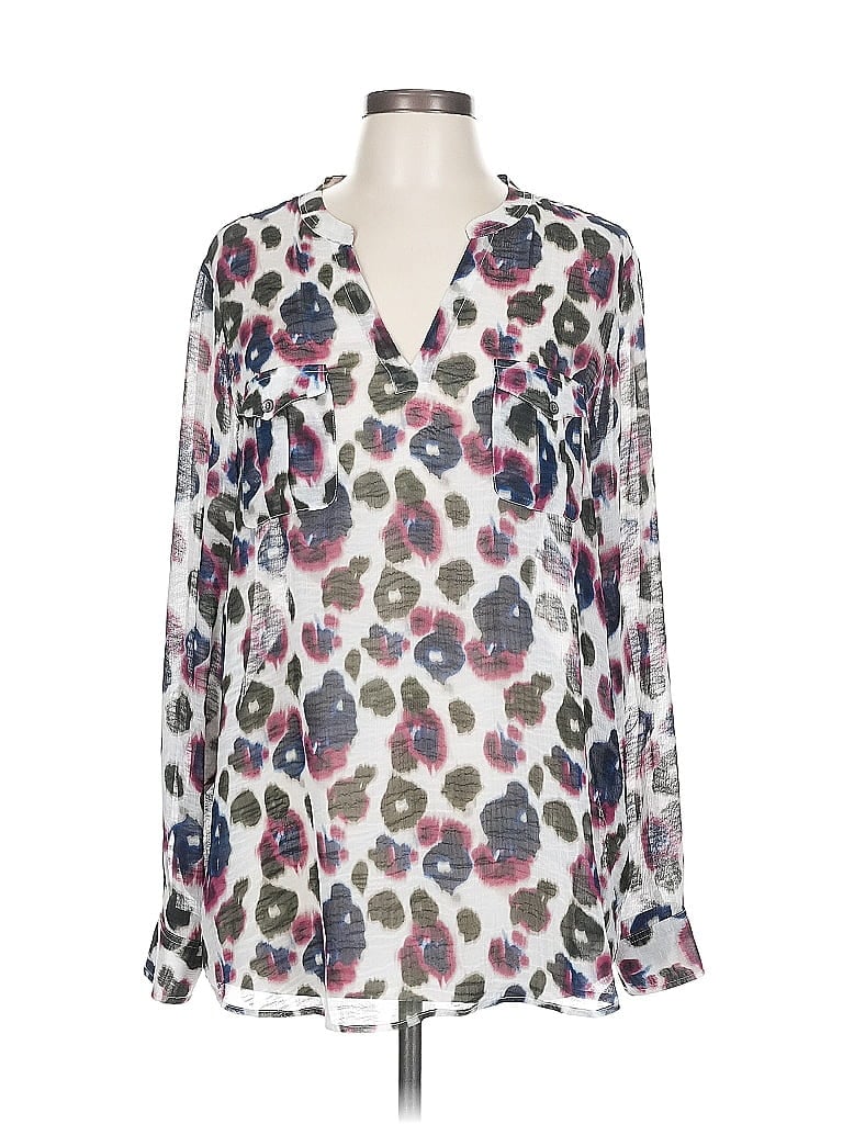 Click to view more detailed imagery on our partner's website Pre-owned Two By Vince Camuto Long Sleeve Blouse In White