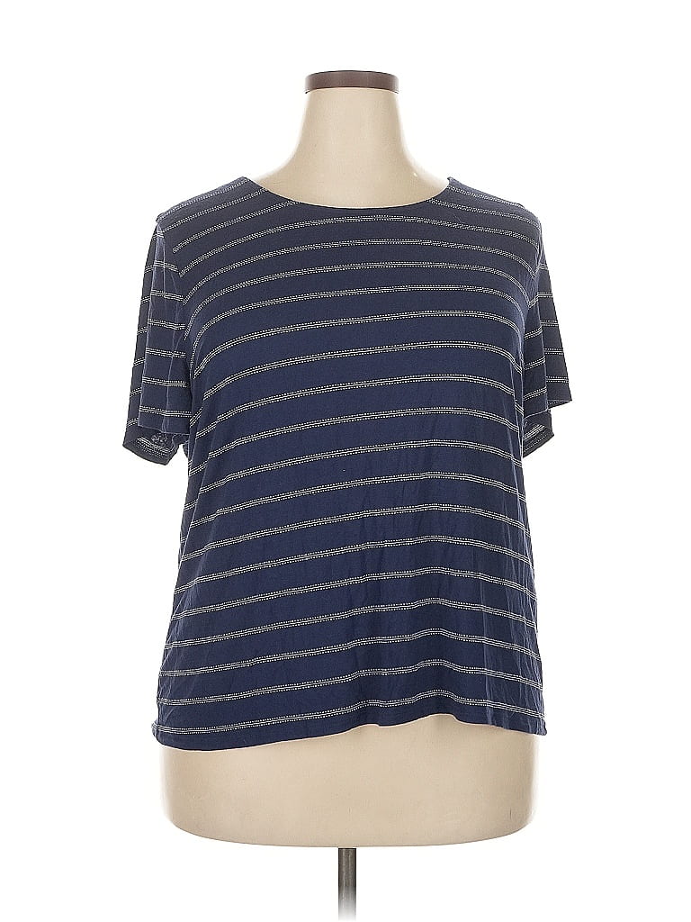 Click to view more detailed imagery on our partner's website Pre-owned Chico's Short Sleeve T-shirt In Blue