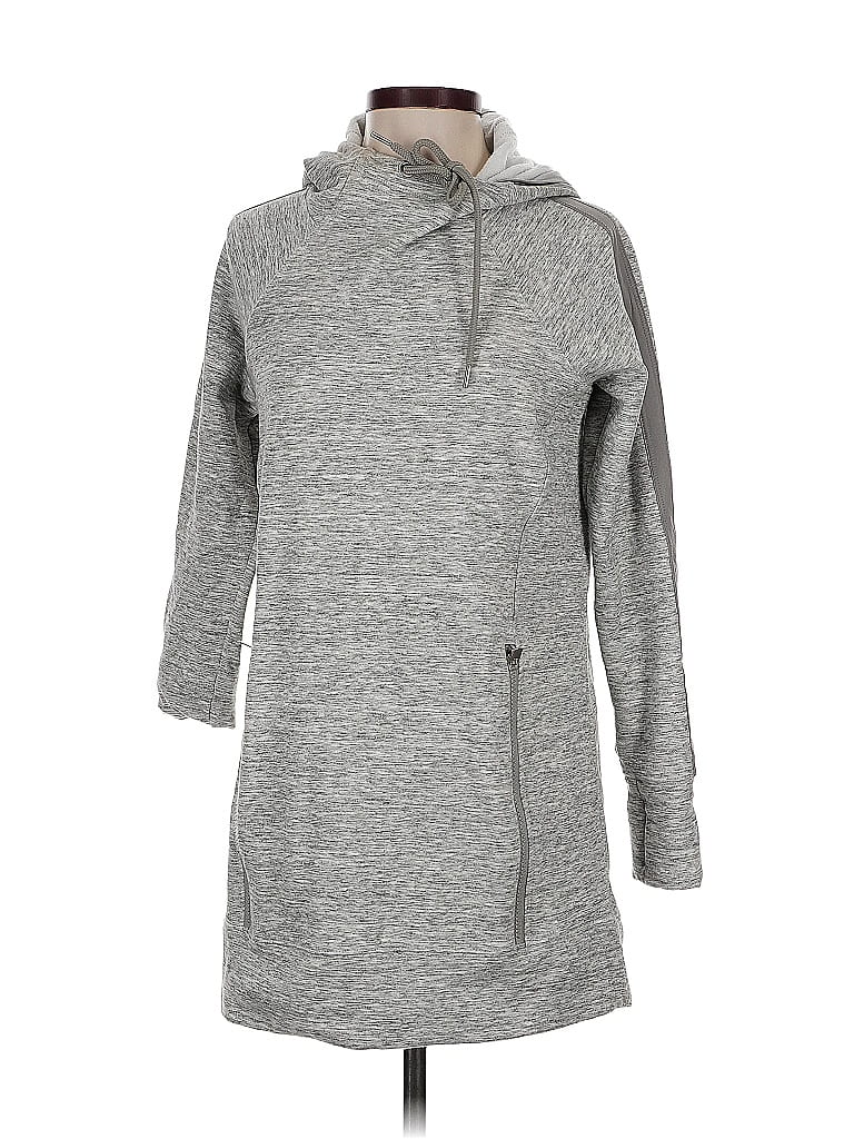 Pre-owned Athleta Sweatshirt In Gray
