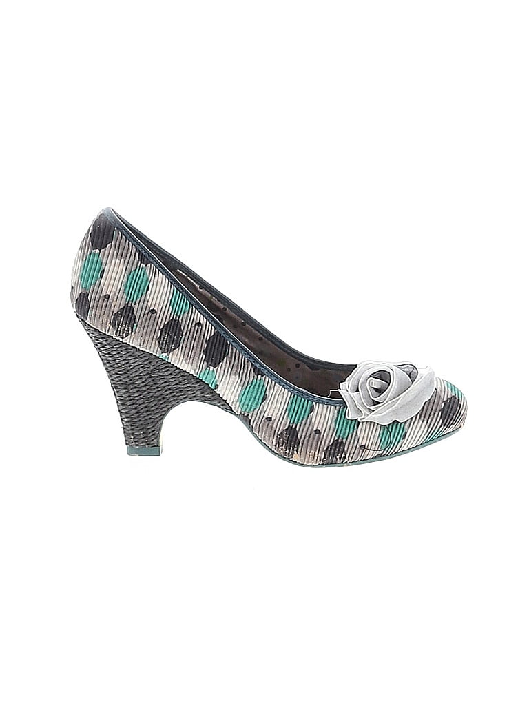 Click to view more detailed imagery on our partner's website Pre-owned Poetic License Heels In Gray