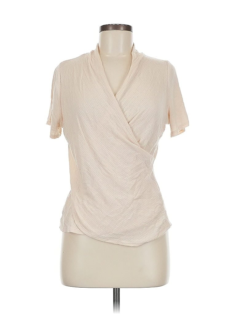 Click to view more detailed imagery on our partner's website Pre-owned W5 Short Sleeve Blouse In White