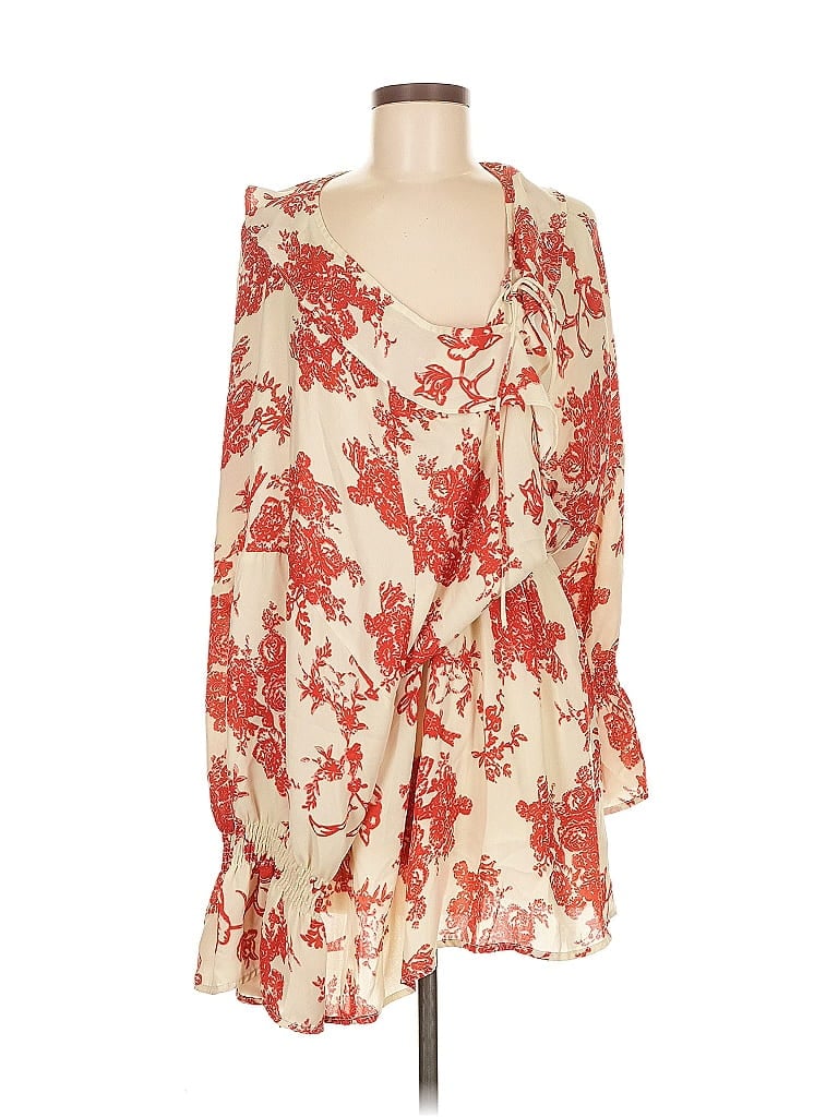 Click to view more detailed imagery on our partner's website Pre-owned Dress Forum Casual Dress In Red