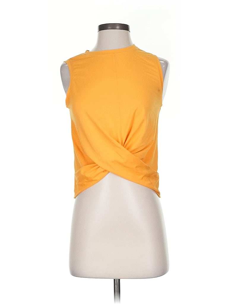 Pre-owned Dsg Sleeveless T-shirt In Yellow