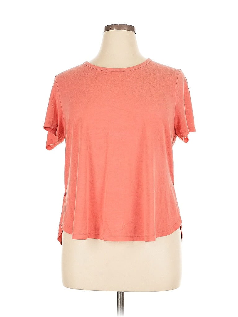 Click to view more detailed imagery on our partner's website Pre-owned Athleta Short Sleeve T-shirt In Orange