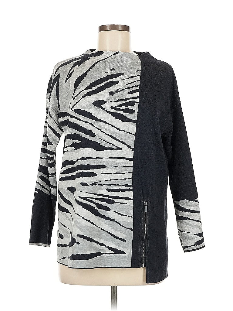 Click to view more detailed imagery on our partner's website Pre-owned Nic + Zoe Pullover Sweater In Gray