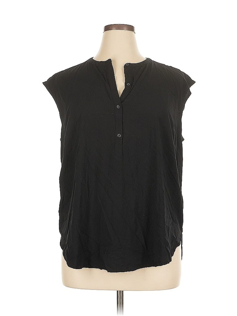 Pre-owned Old Navy Sleeveless Button Down Shirt In Black