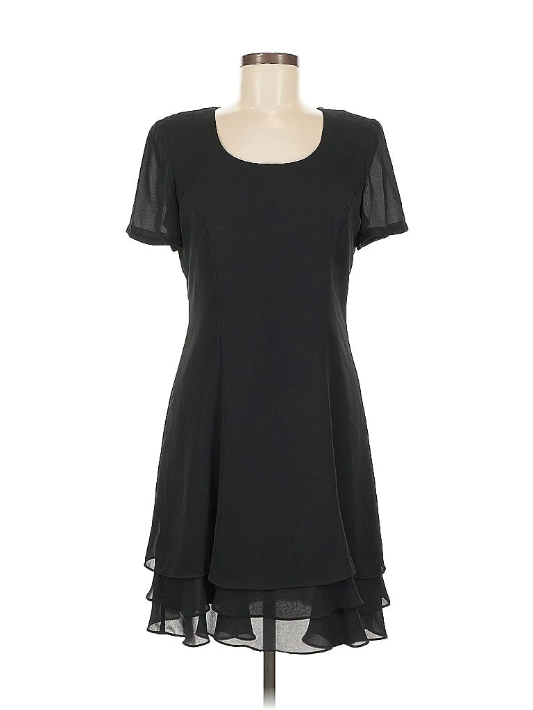 Click to view more detailed imagery on our partner's website Pre-owned Liz Claiborne Casual Dress In Black