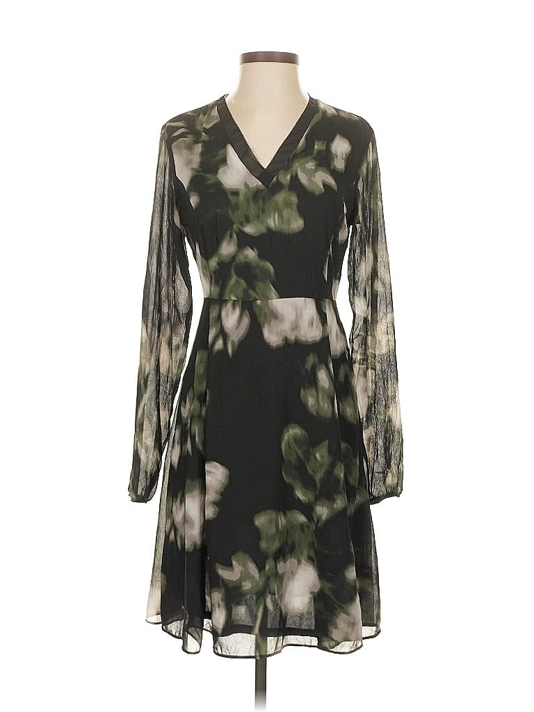Click to view more detailed imagery on our partner's website Pre-owned Simply Vera Vera Wang Cocktail Dress In Green