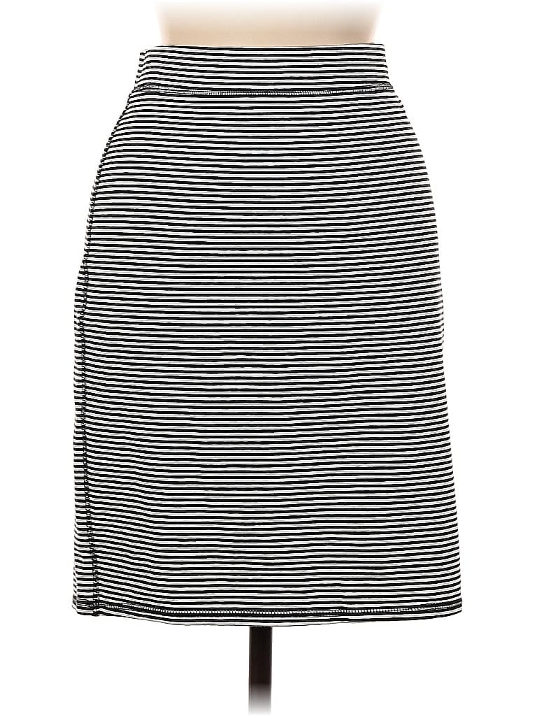 Pre-owned Old Navy Casual Skirt In Black