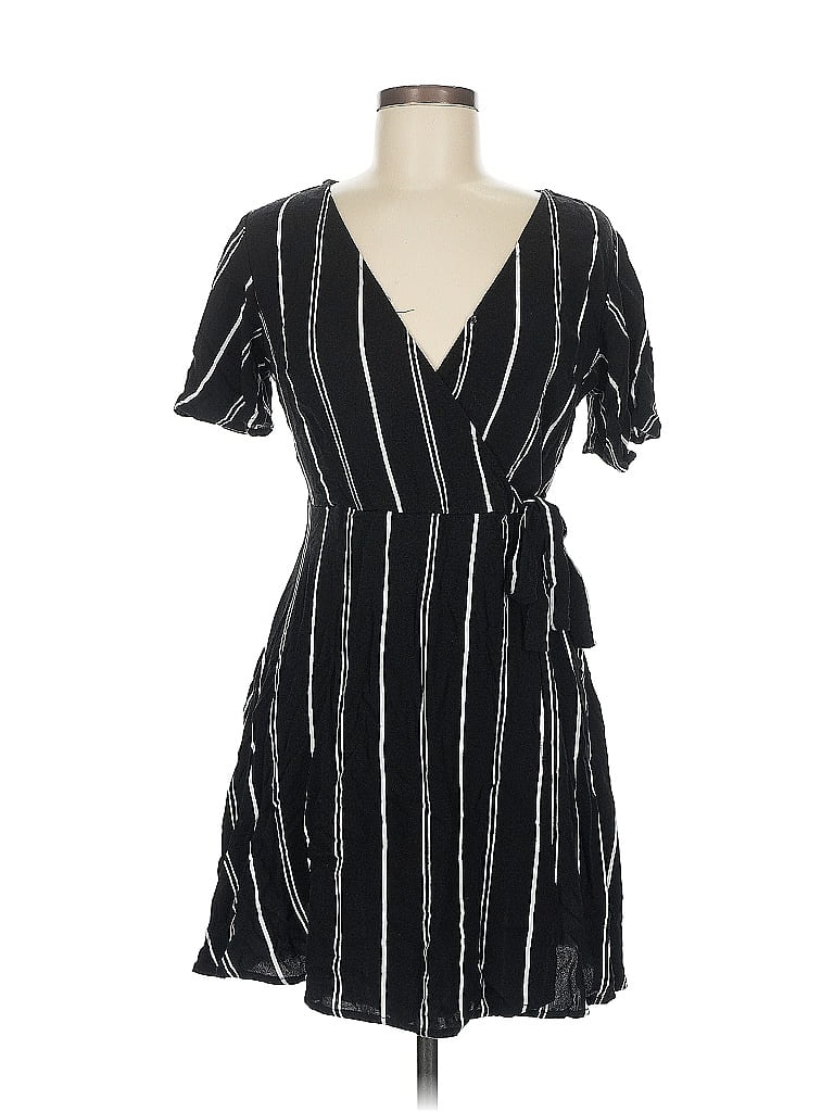 Pre-owned Xhilaration Casual Dress In Black