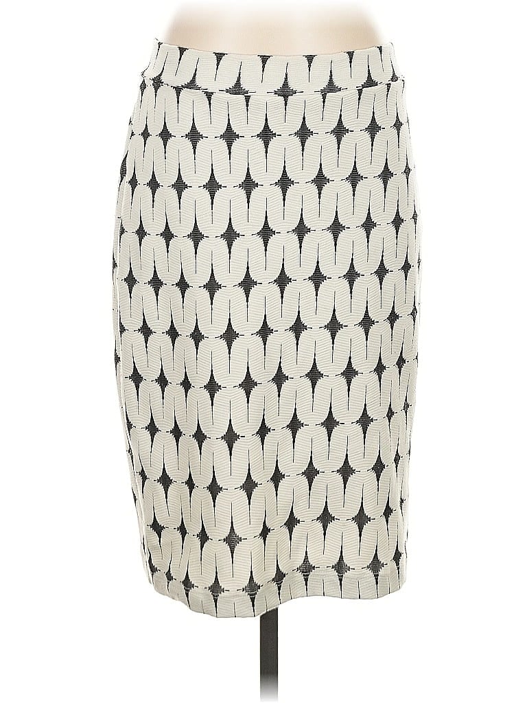 Click to view more detailed imagery on our partner's website Pre-owned Renee C Casual Skirt In White