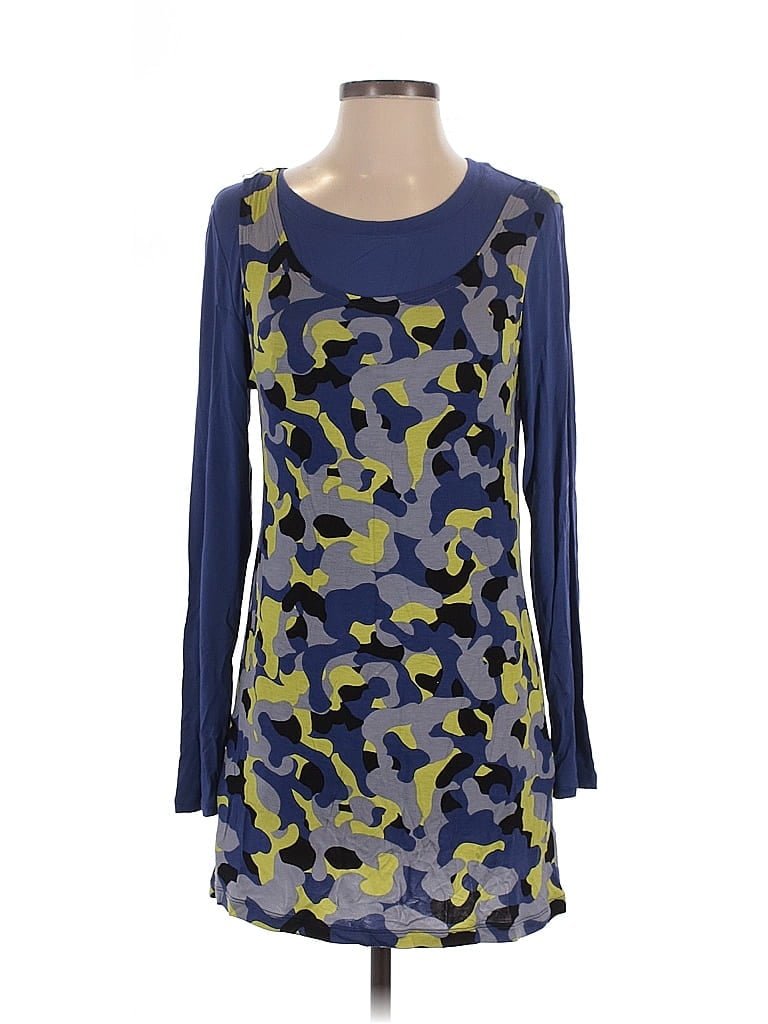 Click to view more detailed imagery on our partner's website Pre-owned Logo By Lori Goldstein Long Sleeve T-shirt In Blue