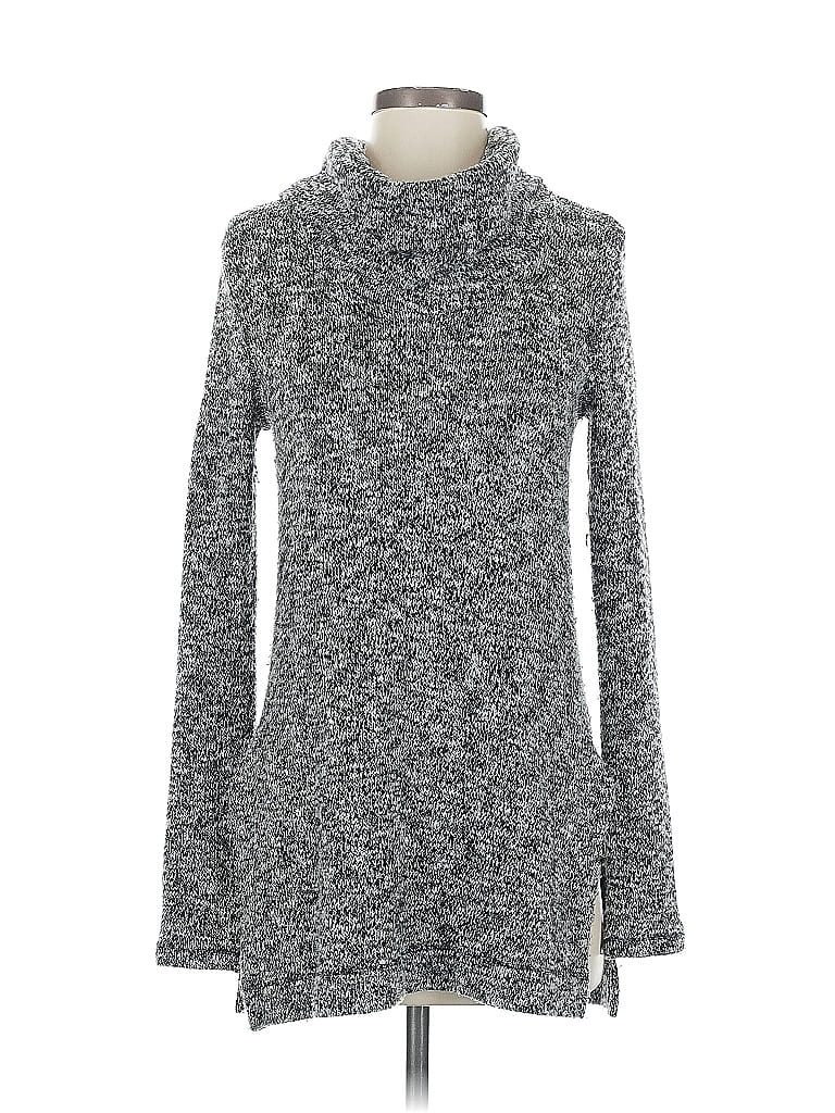 Click to view more detailed imagery on our partner's website Pre-owned Splendid Turtleneck Sweater In Black