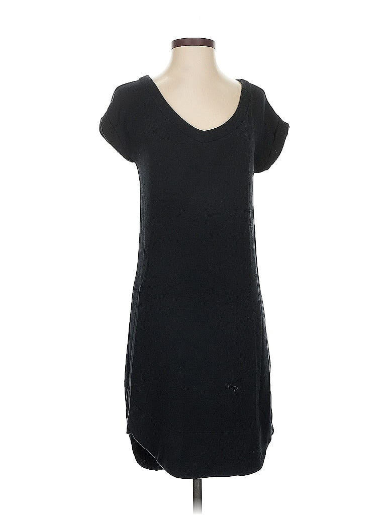 Pre-owned Athleta Short Sleeve T-shirt In Black